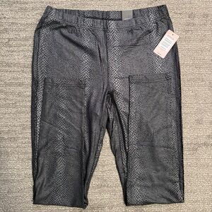 Torrid Black And Gray Snakeskin Leggings
